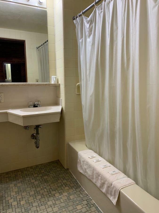 The Lincoln Lodge Urbana Champaign Buitenkant foto